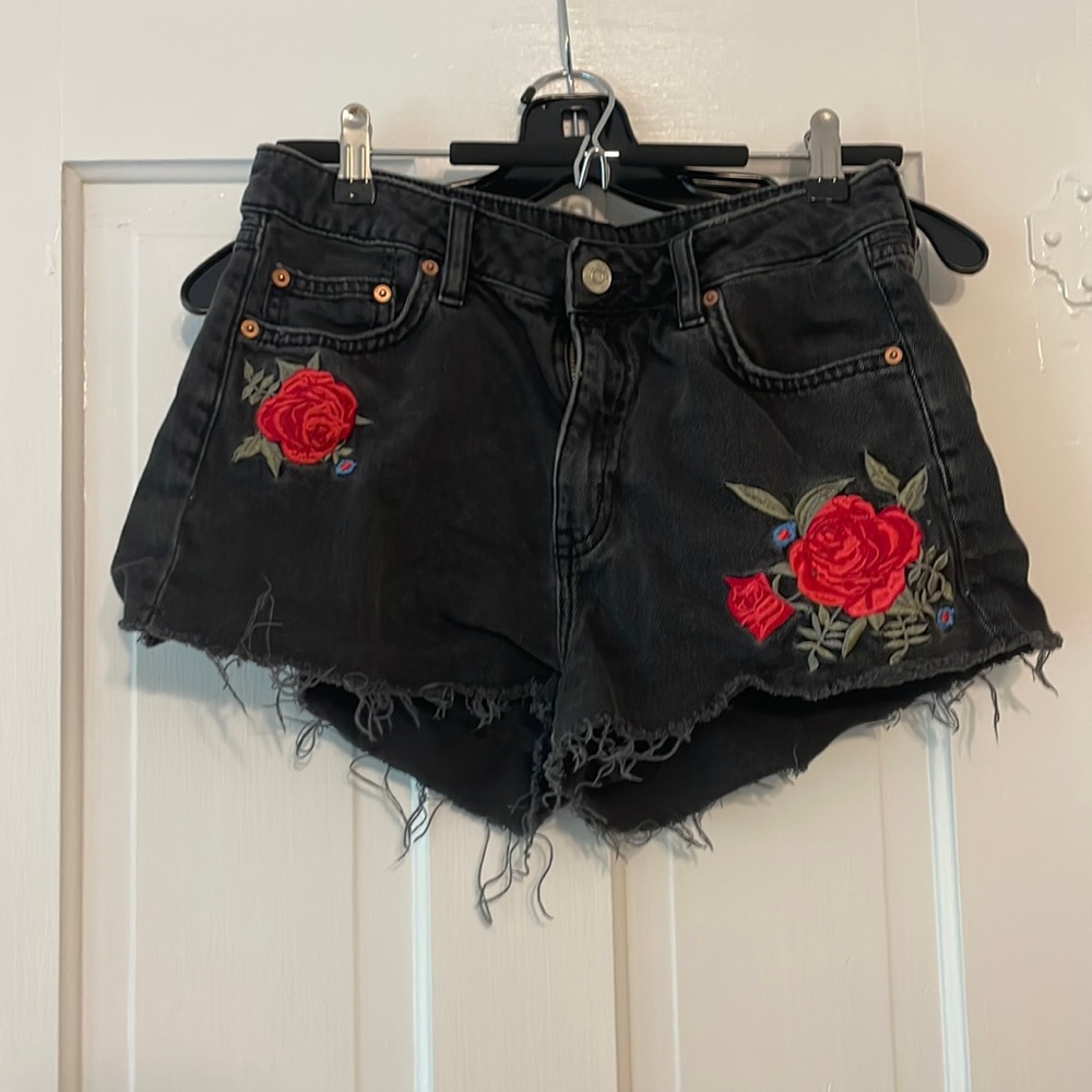 Embroidered Denim Shorts!